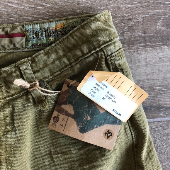 Wide legged green jeans - Picture 3 of 3